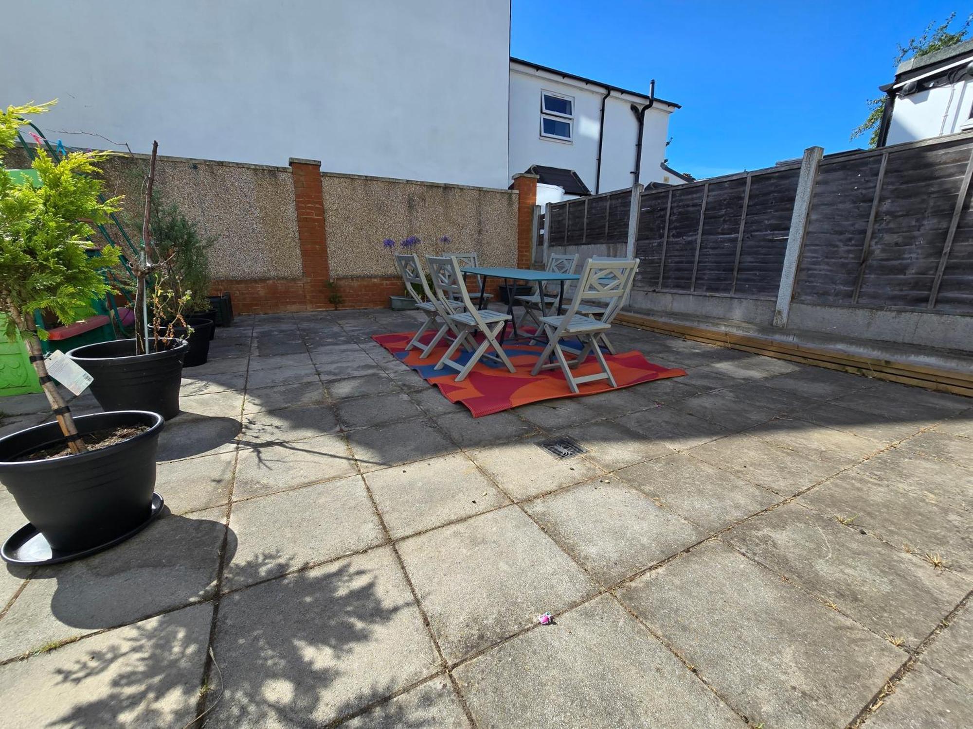 The Flat - 2 Bedroom London